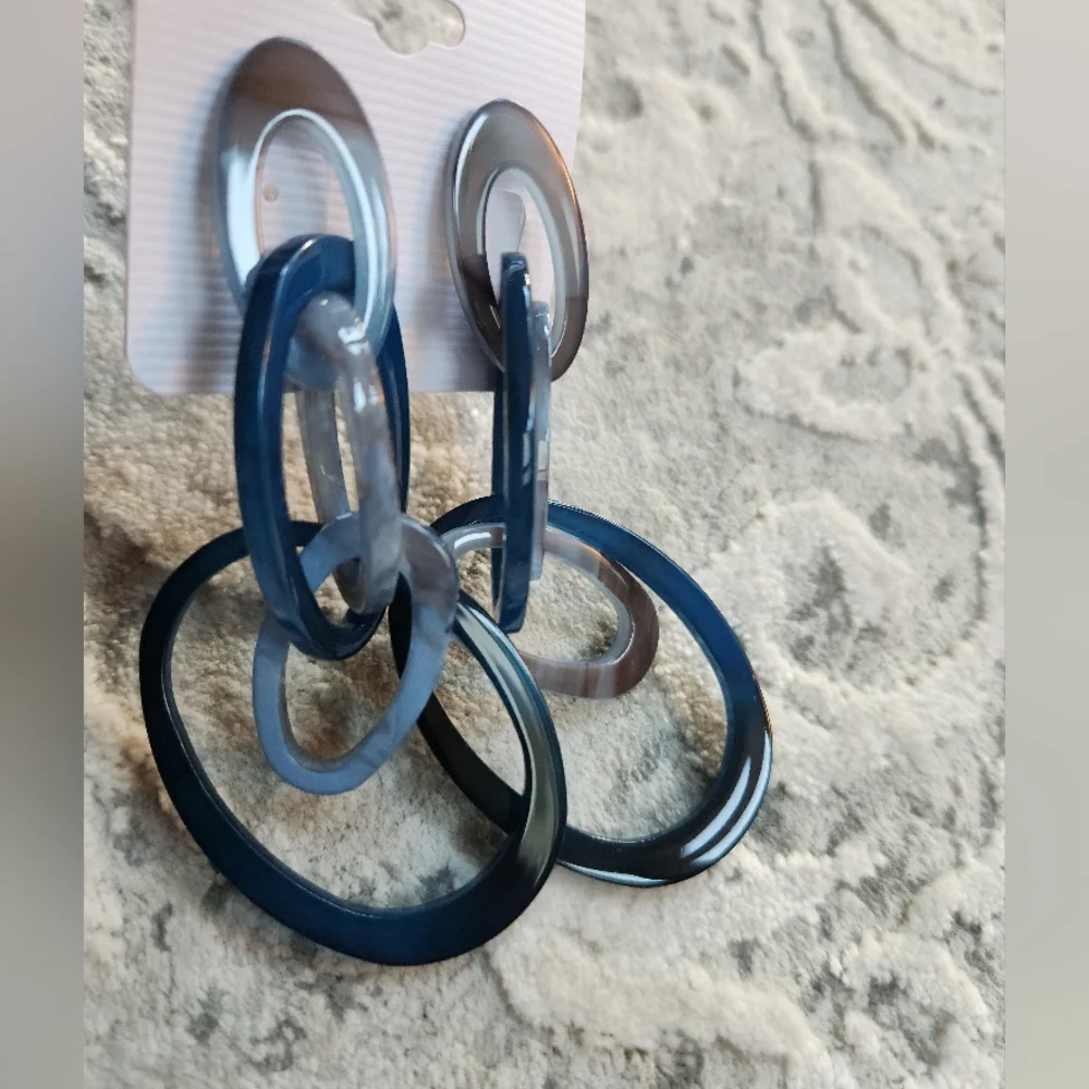 Blue Links with Marbeling Statement Earrings - Picture 8 of 11